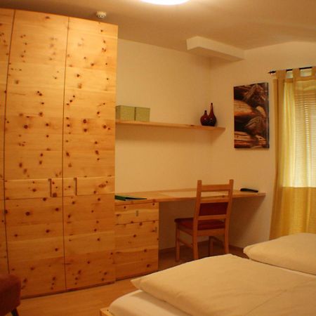 לך אם ארלברג Hotel Garni Laerchenhof מראה חיצוני תמונה
