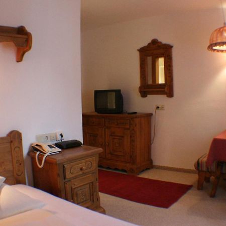 לך אם ארלברג Hotel Garni Laerchenhof מראה חיצוני תמונה