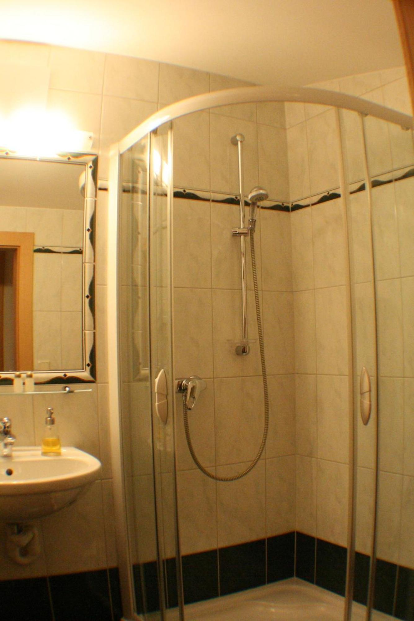 לך אם ארלברג Hotel Garni Laerchenhof מראה חיצוני תמונה