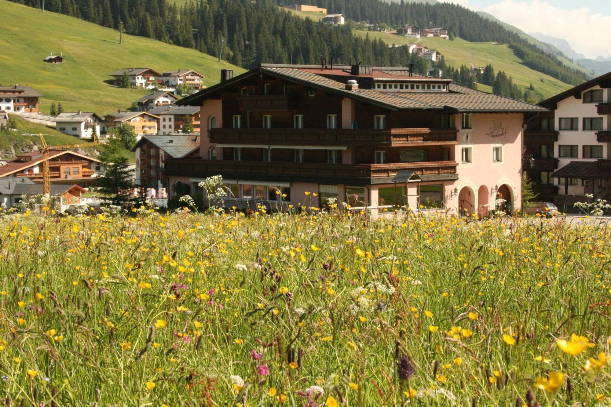 לך אם ארלברג Hotel Garni Laerchenhof מראה חיצוני תמונה