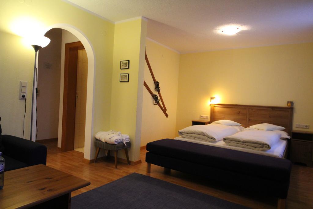 לך אם ארלברג Hotel Garni Laerchenhof מראה חיצוני תמונה