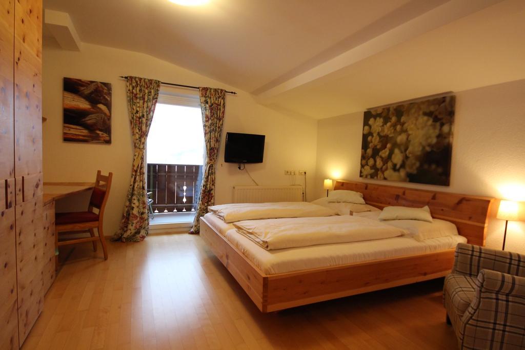 לך אם ארלברג Hotel Garni Laerchenhof מראה חיצוני תמונה