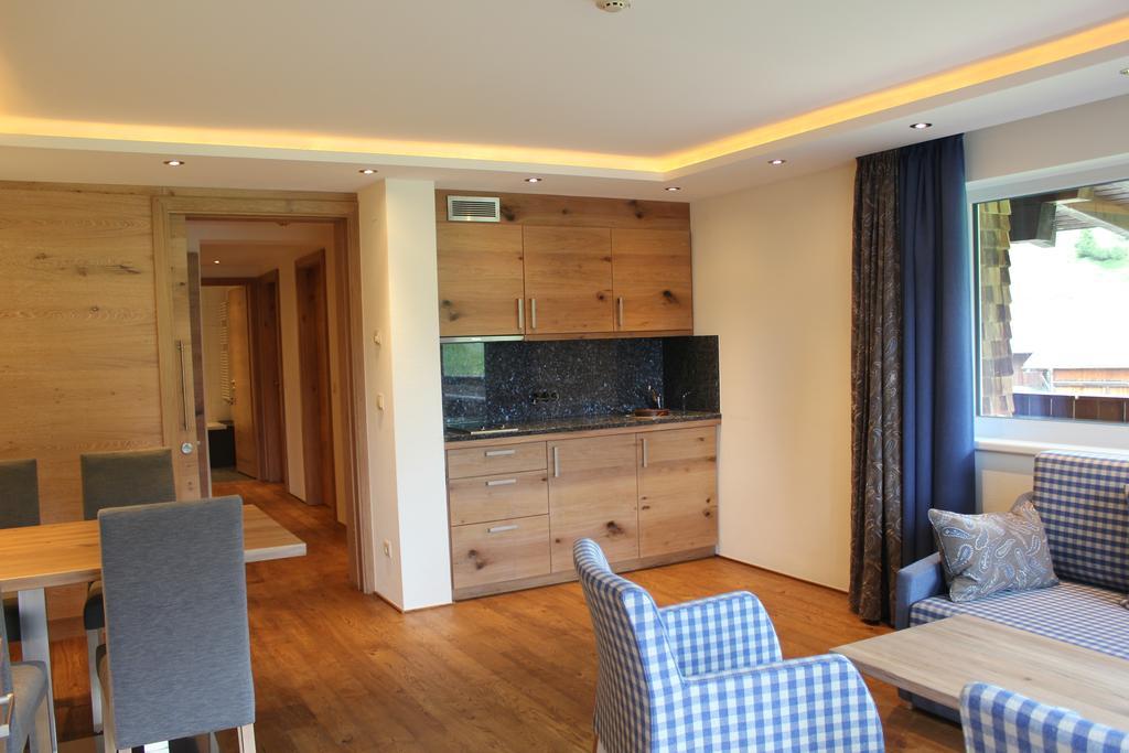 לך אם ארלברג Hotel Garni Laerchenhof חדר תמונה