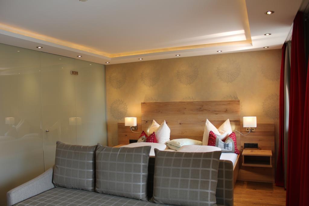 לך אם ארלברג Hotel Garni Laerchenhof חדר תמונה