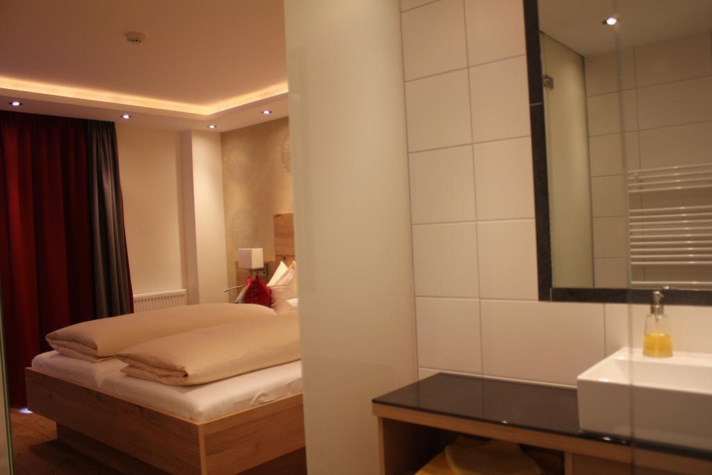 לך אם ארלברג Hotel Garni Laerchenhof חדר תמונה