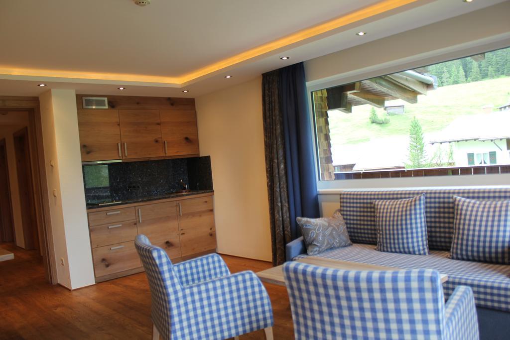 לך אם ארלברג Hotel Garni Laerchenhof חדר תמונה