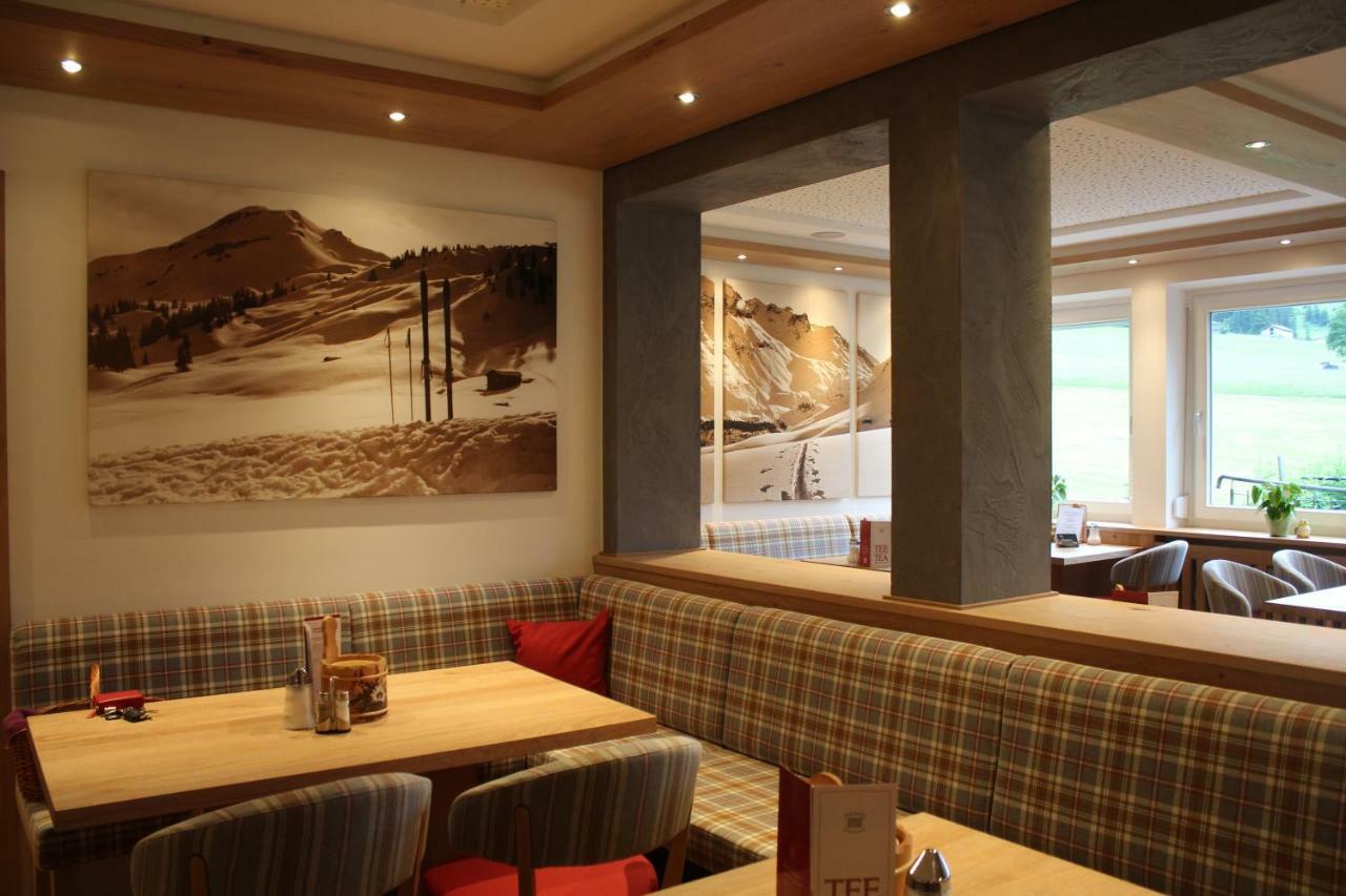 לך אם ארלברג Hotel Garni Laerchenhof מראה חיצוני תמונה