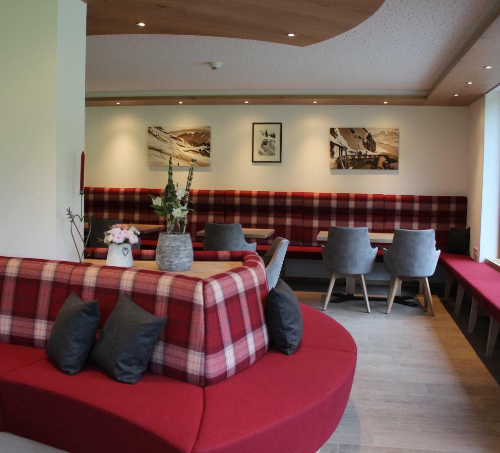 לך אם ארלברג Hotel Garni Laerchenhof מראה חיצוני תמונה